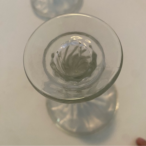 vintage set of 2 glass crystal candlestick holders - Picture 5 of 7